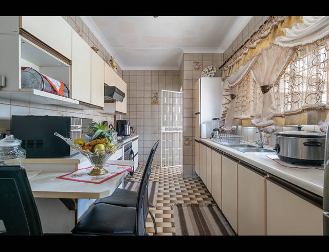 3 BEDROOM FREEHOLD FOR SALE IN ROSEACRE